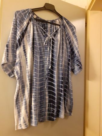 Shirt Damen Grösse XL Batikmuster blau weiss 
