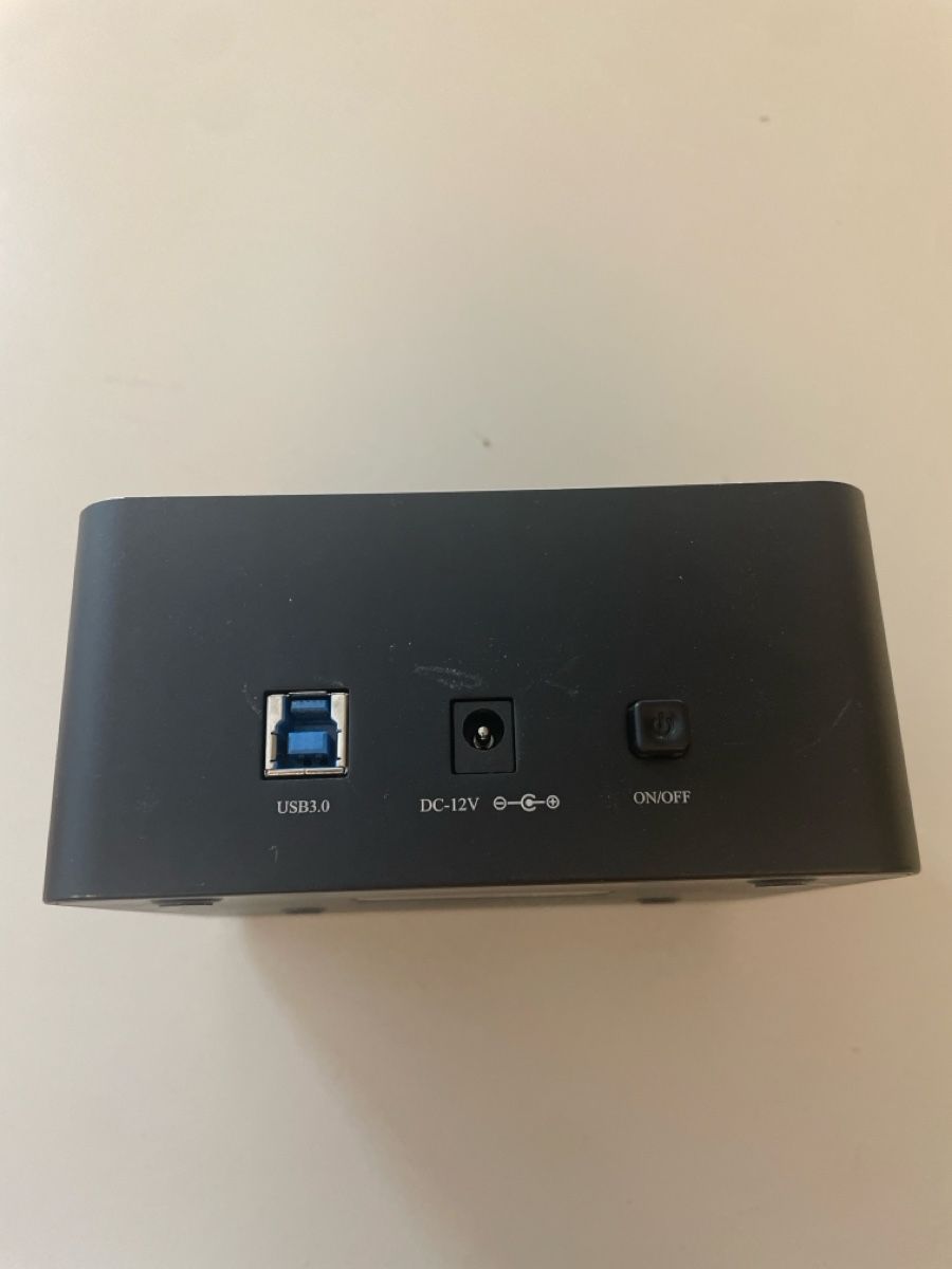Dockingstation: Dock pour disques durs  – Gebraucht aus Uvrier von SzymonClivaz 1