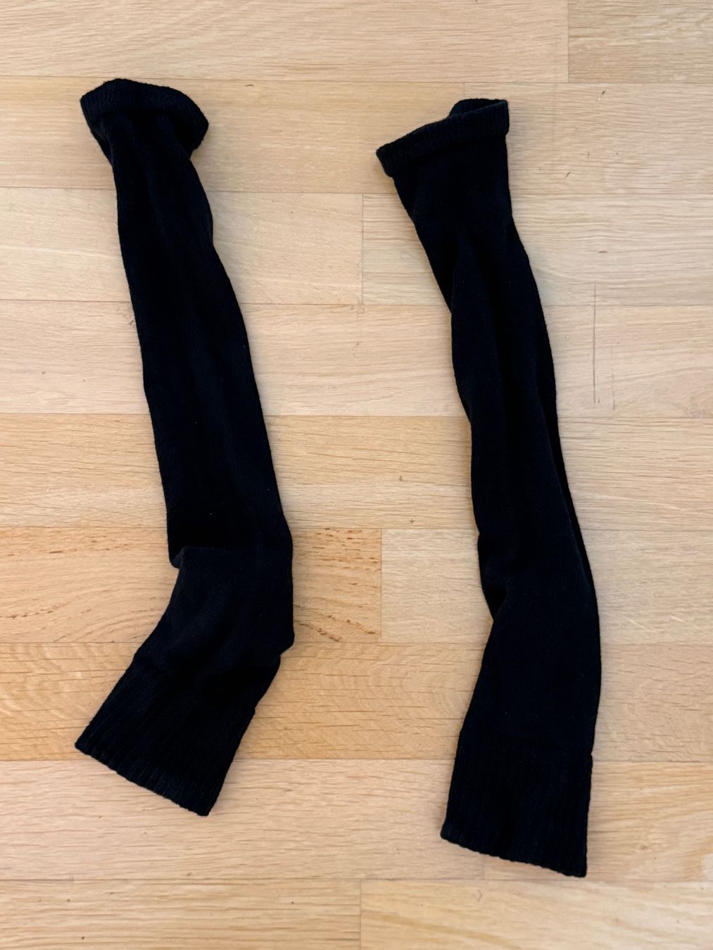 Handschuhe & Handstulpen: Schwarze Armstulpen | Unisex | Baumwolle Stretch – Gebraucht aus Basel von Rouge. 1