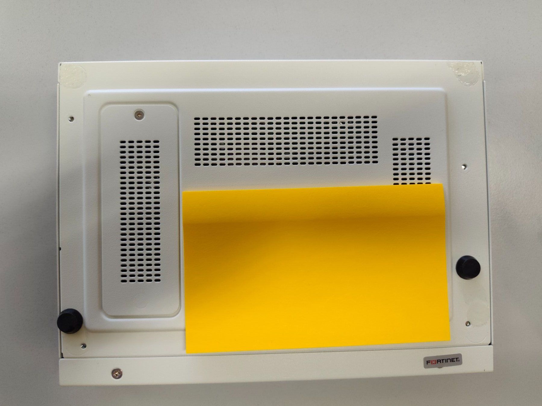 Firewall: Fortinet FortiGate 40F (Gerät Nr. 2/2) Hardware Firewall – Usato da Bern venduto da Swt0 3