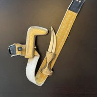 Pugnale con fodero e cintura cerimoniale