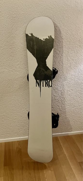 Snowboard Nitro Black Widow mit Burton Lexa Bindung Acheter sur