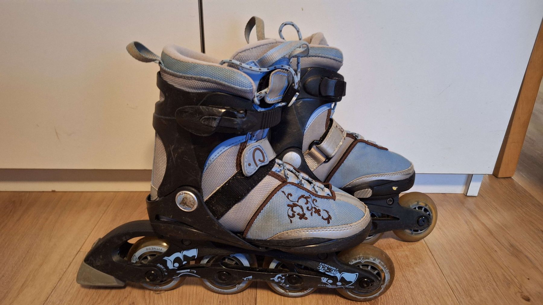 K2 Pattini in linea & Pattini a rotelle: Inline Skates, Grösse 32-37 – Usato da Lützelflüh-Goldb venduto da bli_f2v9