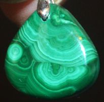 Anhänger L-1125 – Malachit Cabochon – 17x17x3mm