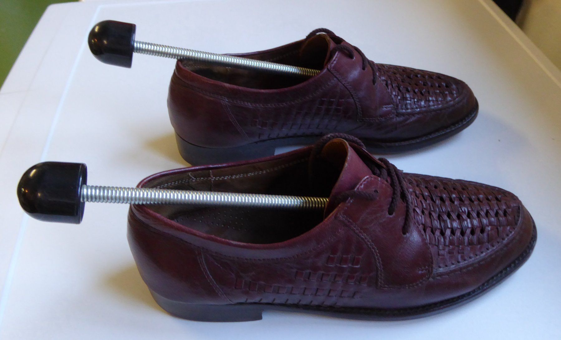 Scarpe da uomo: Sommer Lederschuhe offen Grösse 7.5 rot – Usato da Spreitenbach venduto da Turbo_1105 2