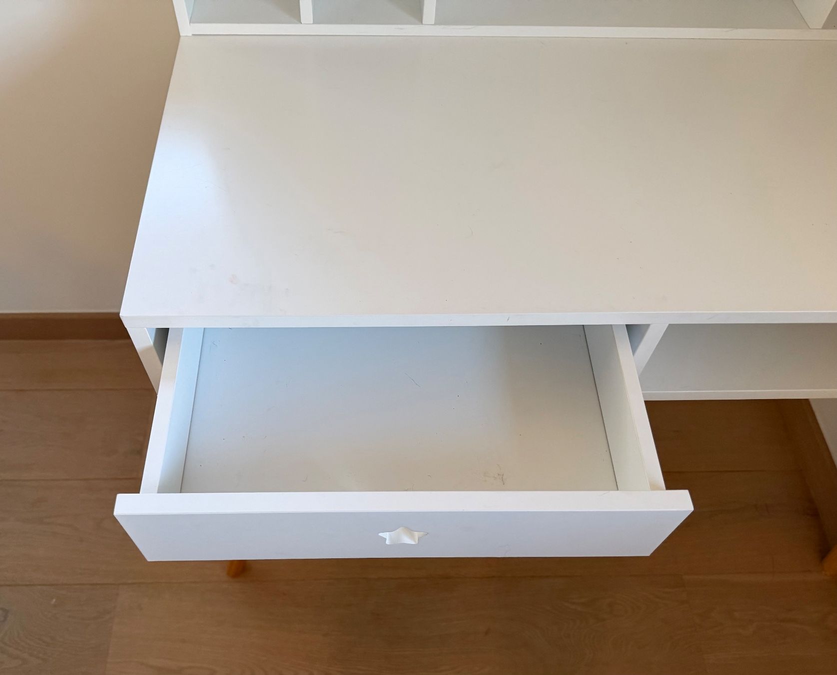 Scrivanie: Bureau pour enfant – Usato da Plan-les-Ouates venduto da jac_8n8y 2