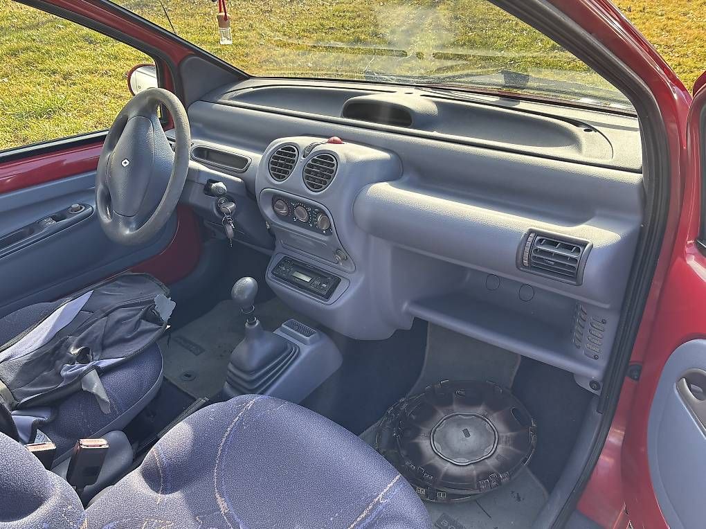 Renault Automobili: Renault Twingo à vendre POUR PIECES – Usato da Lausanne venduto da Bibopp1004 2