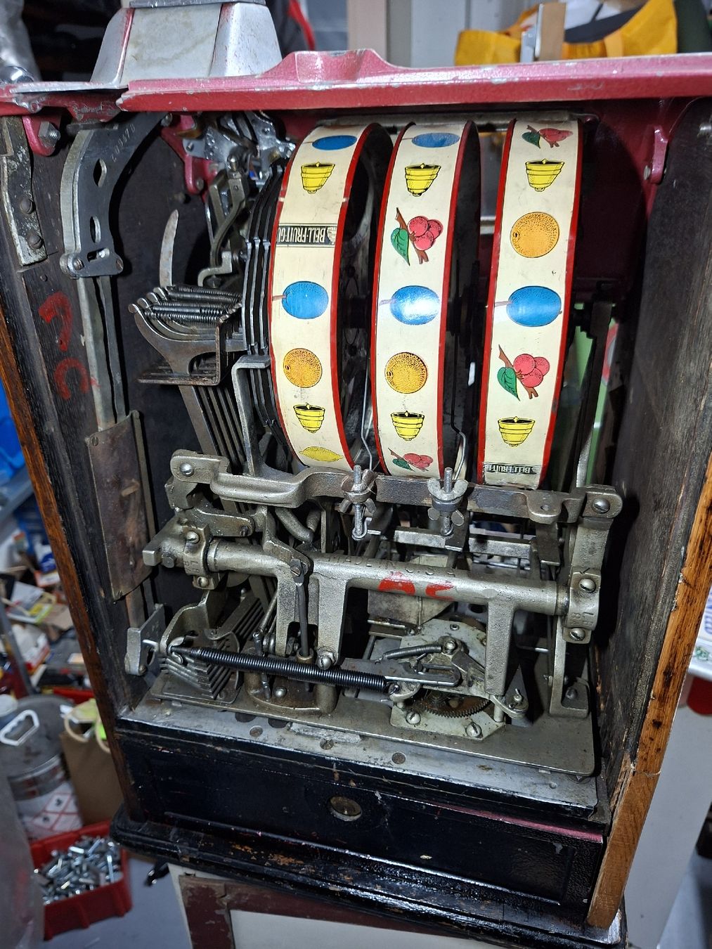 Spielautomaten: Antiker Einarmiger Bandit / Slot Machine, Bell Fruit 1922 – Gebraucht aus Rothenburg von Nosta4 5