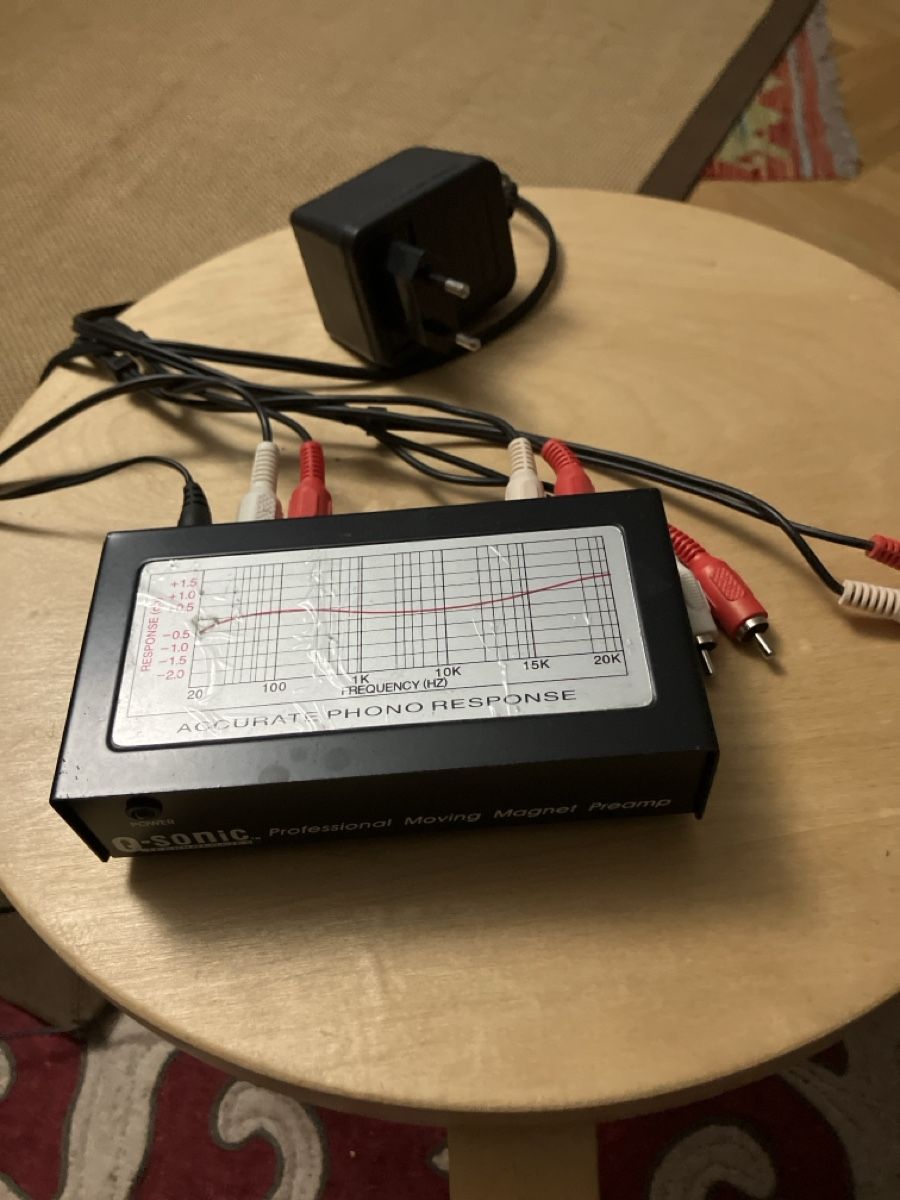 Amplificateurs: q-sonic professional moving magnet preamp – D'occasion à Basel par Wiub
