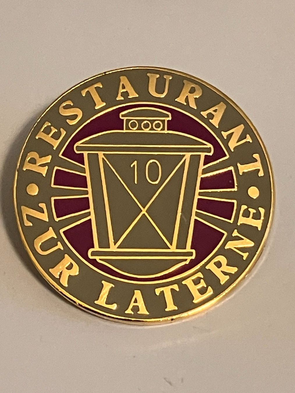 Placchette & Badge: 1 Pin Restaurant zur Laterne – Usato da Basel venduto da djwwpp
