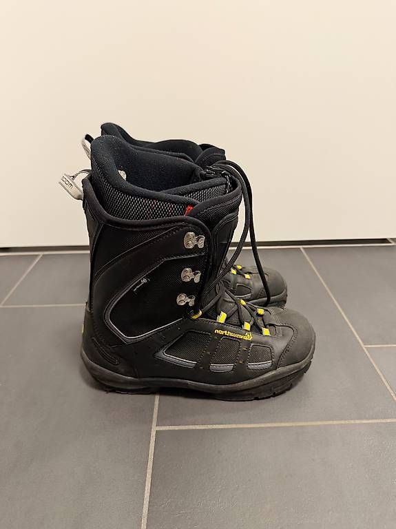 Herrenschuhe: Snowboardschuhe Gr. 43 – Gebraucht aus Davos Platz von rne2 1