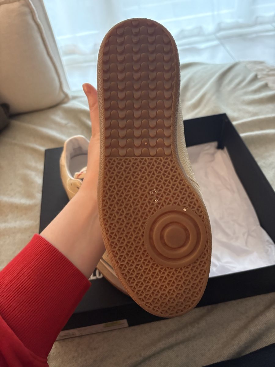 Alohas Scarpe da donna: Alohas cream leather sneakers, size 40 – Nuovo (secondo la descrizione) da Egg b. Zürich venduto da cha_qf8f 1