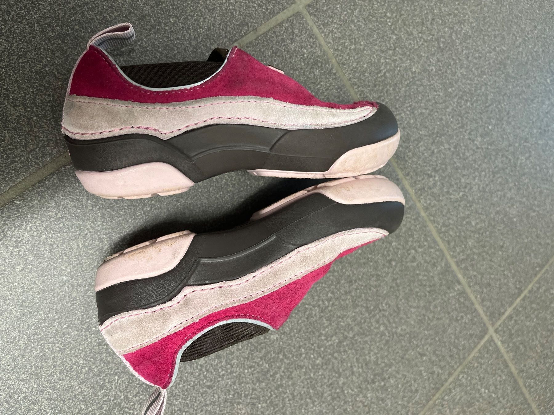 Scarpe per ragazze: Crocs Mädchen 27-28 Leder – Usato da Malleray venduto da ste_rx2t 2