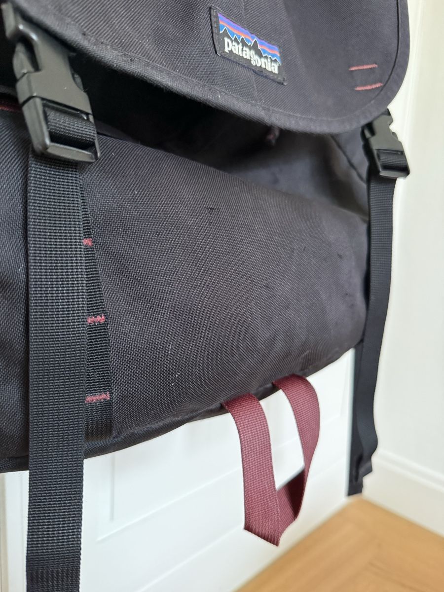 Patagonia Zaini: Patagonia Rucksack schwarz/rot – Usato da St. Gallen venduto da calendula123 1