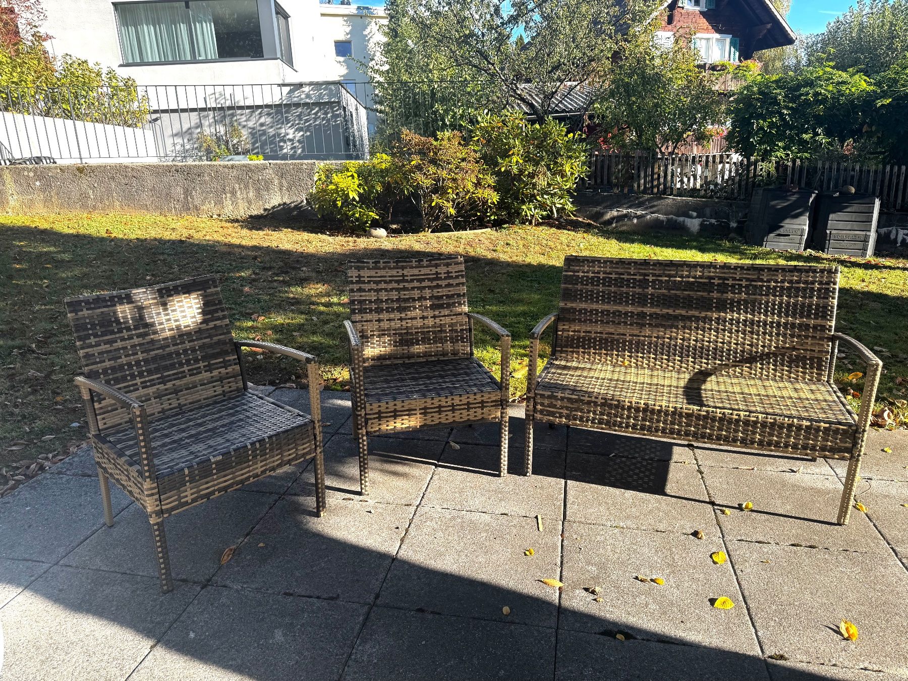 Tischset: Gartenmöbel Set – Gebraucht aus Effretikon von Lio_b23