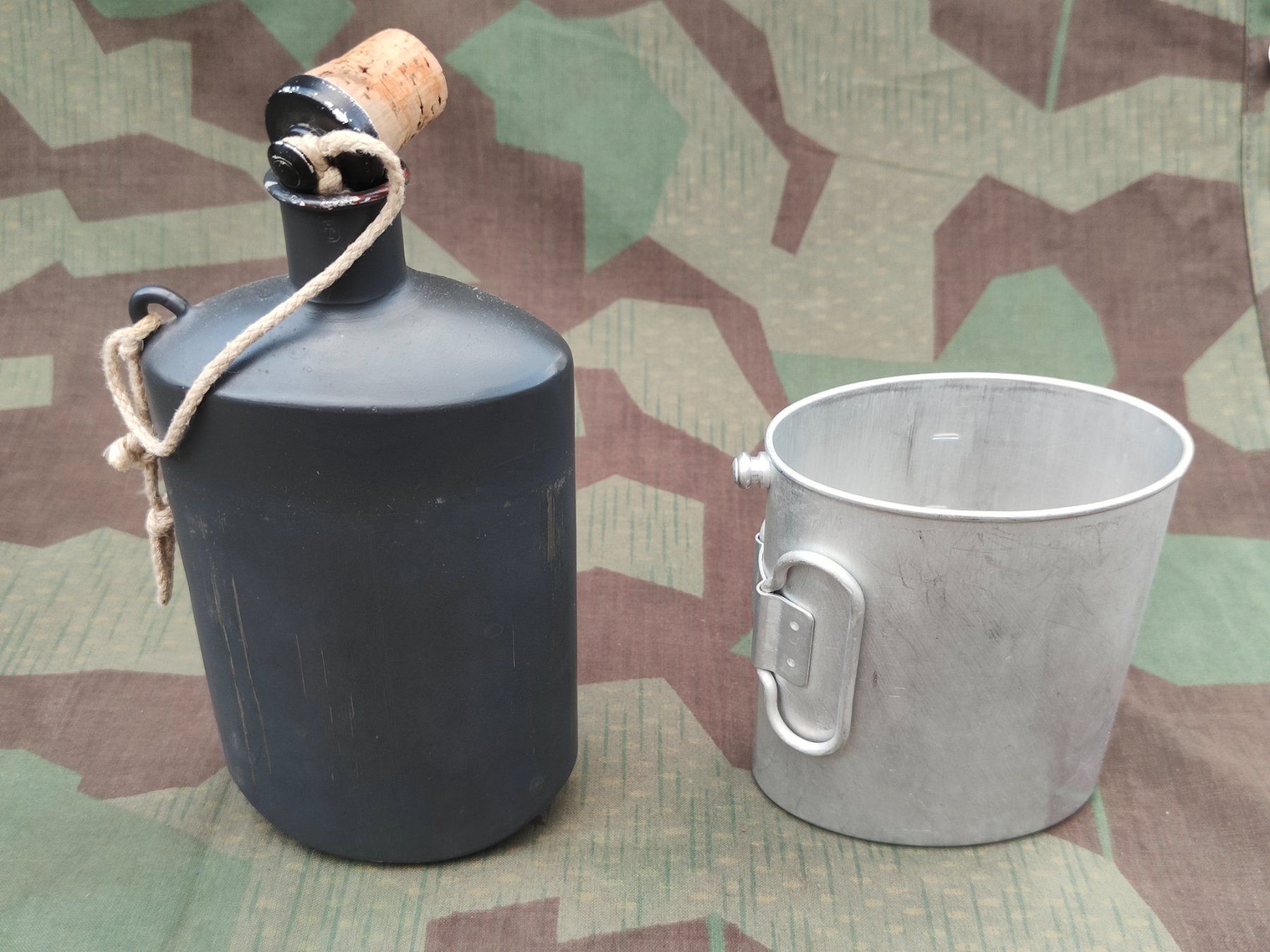 Armée suisse Uniformes: Feldflasche Ord. 1932/35 grau – D'occasion à Bauma par SwissMilitaria 2