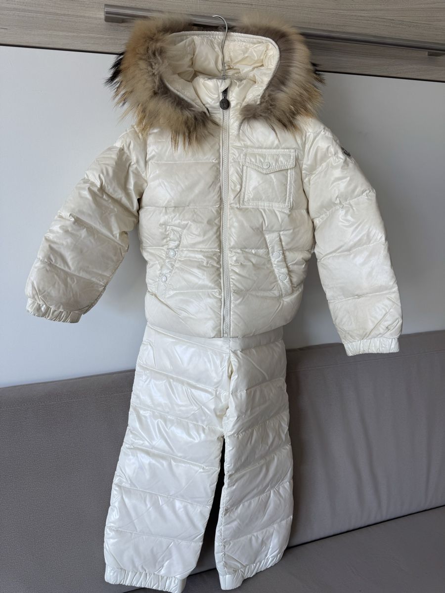 Moncler Tute: Moncler, ensemble de ski 5 ans, blanc – Usato da Chêne-Bougeries venduto da Lolotte38