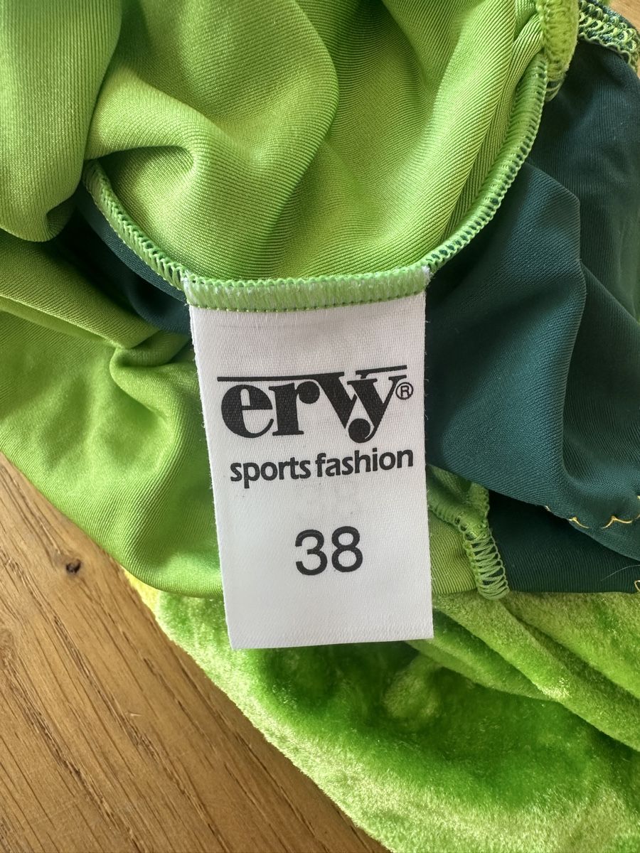 Canottiere & Pantaloni: Turnkleid Grösse 38 – Usato da Brütten venduto da Estuenggi 2