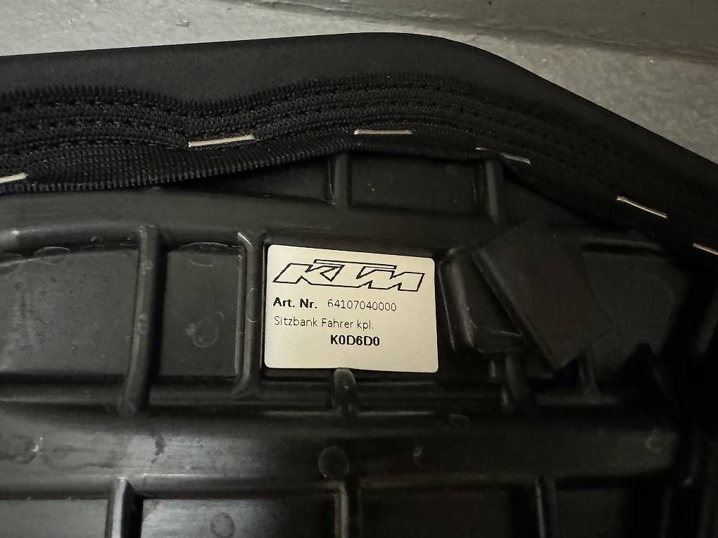 Alle Motorradersatzteile: KTM Duke 790 - Original Sitzbank – Gebraucht aus Schönenberg TG von weich_91 3