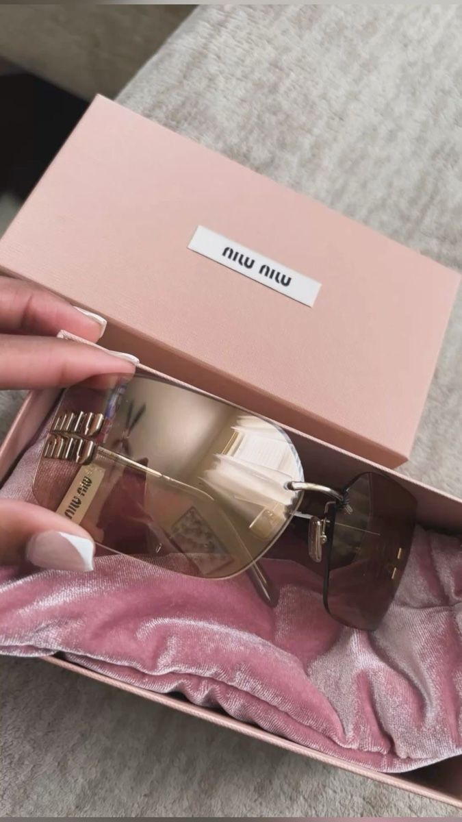 Occhiali & Lenti: Lunettes miumiu – Nuovo (secondo la descrizione) da Bern venduto da mar_8sth