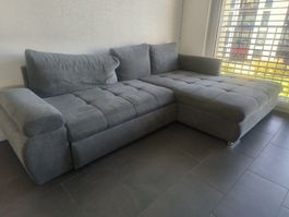 Gemütliches Ecksofa, grau, mit Schlaffunktion für Gäste