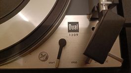 Dual 1209 Plattenspieler
