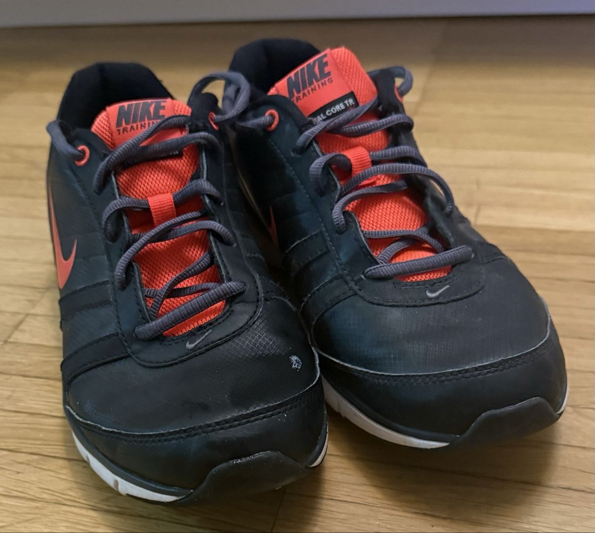 Nike Damenschuhe: Nike Air Total Core Traning – Gebraucht aus Opfikon von Luis144 1