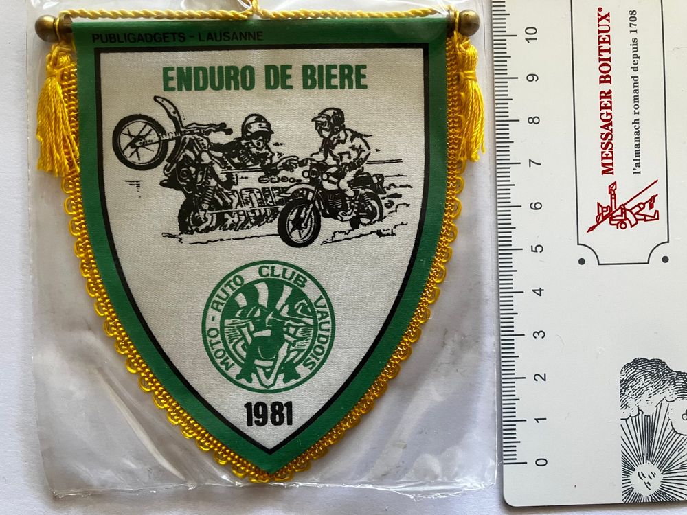 Petit Fanion Wimpel Pennat - E.S. FC Malley (Suisse) - Objet De Collection Vintage