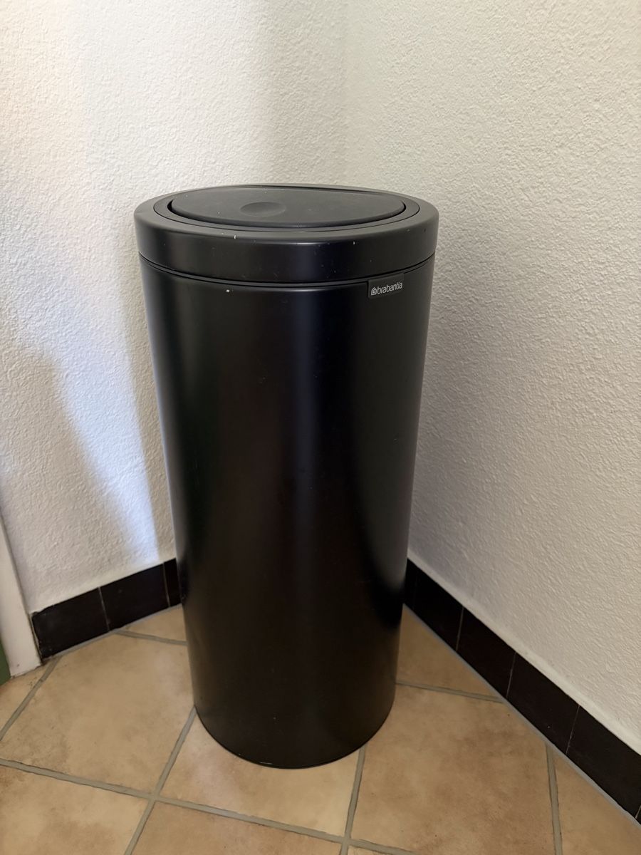 Ikea Abfalleimer: Ikea Abfalleimer schwarz – Gebraucht aus Zürich von Sop_5tvr