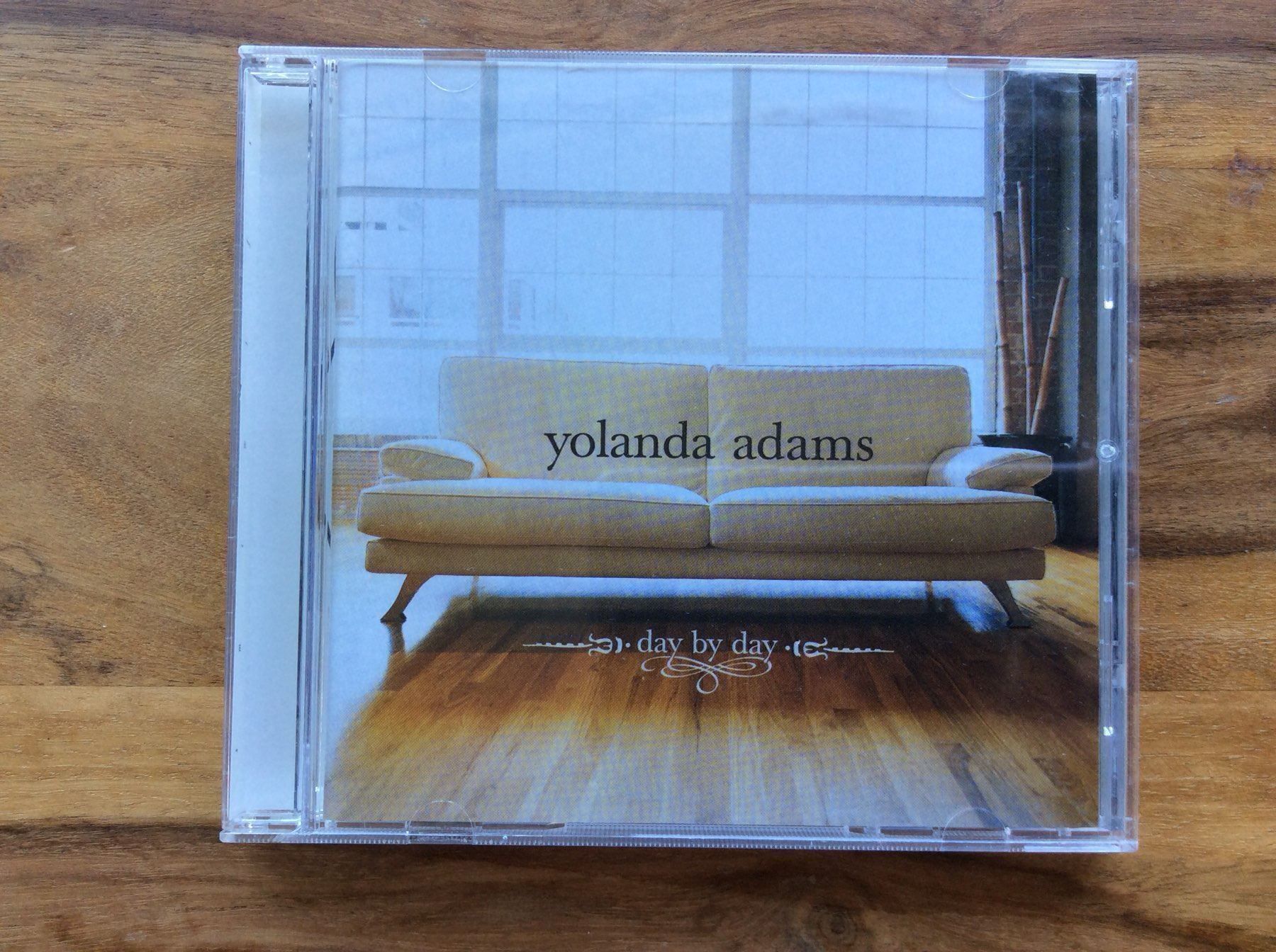 CDs: CD Yolanda Adams / day by day – Gebraucht aus Horgen von flyingpenguin2000