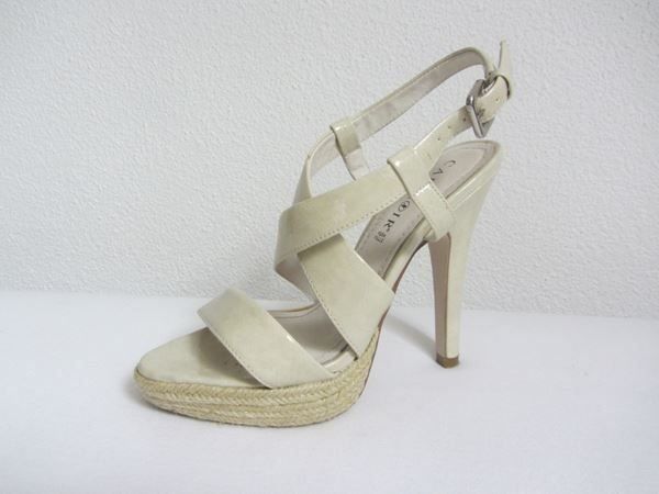 Damenschuhe: CAFE NOIR - Sandalette crème 35 – Gebraucht aus Zürich von Diazaio 1