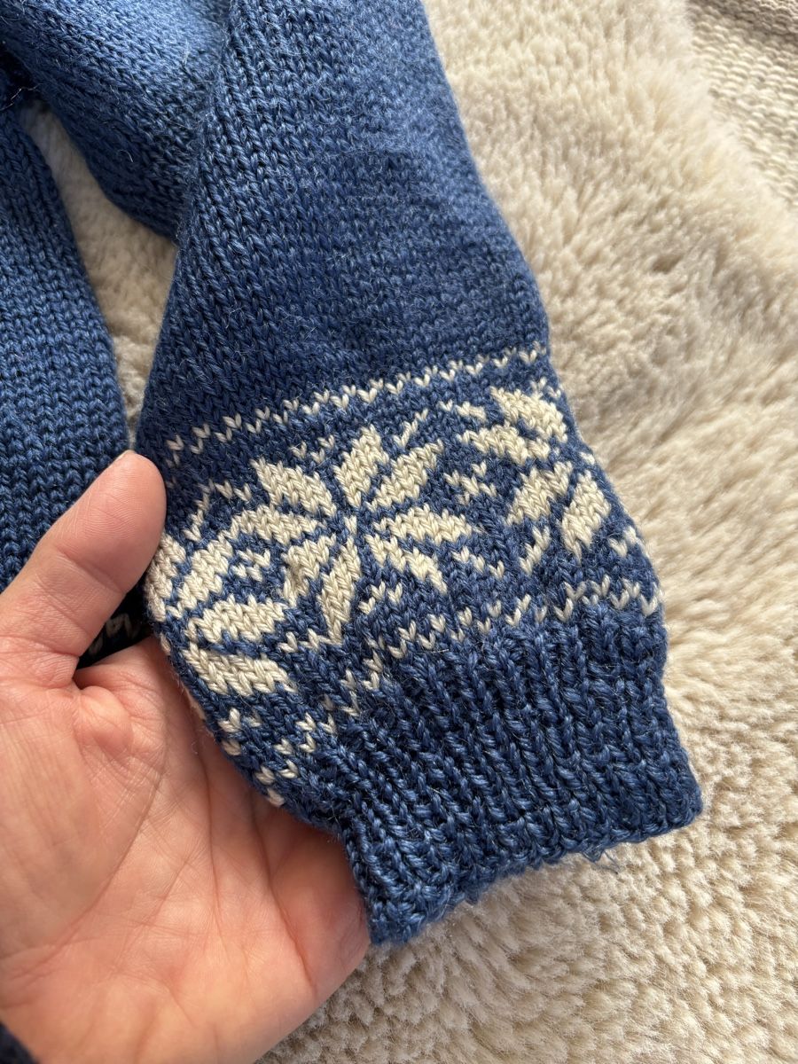 Pulls et sweat-shirts: Handgestrickter norwegischer Pullover, 134/140 – D'occasion à Bern par wisemagpie 2