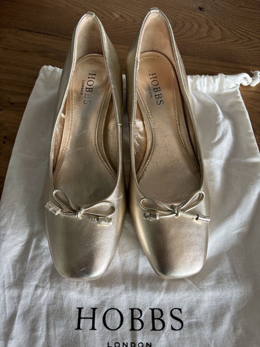 Hobbs Chaussures femmes: HOBBS - Ballerines Gold NEUF - 39 – Neuf avec emballage d'origine à Chardonne par teenyweeny