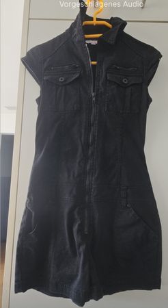 Schwarzer Overall