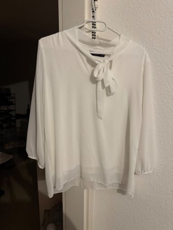 Elegante, weisse Damenbluse mit Schleife - M / L