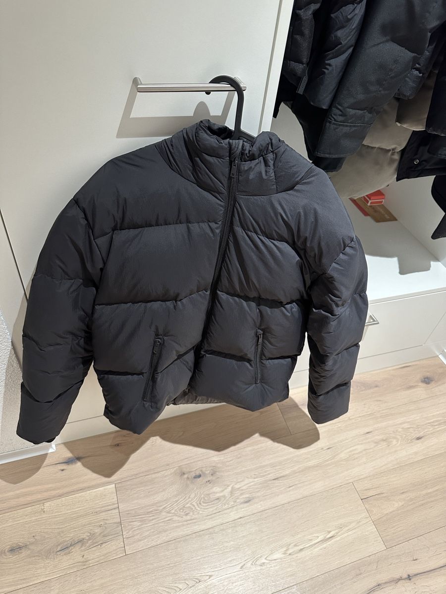 Represent Vestes: Represent Puffer Jacket - Size: S – Neuf avec emballage d'origine à Zeiningen par made19
