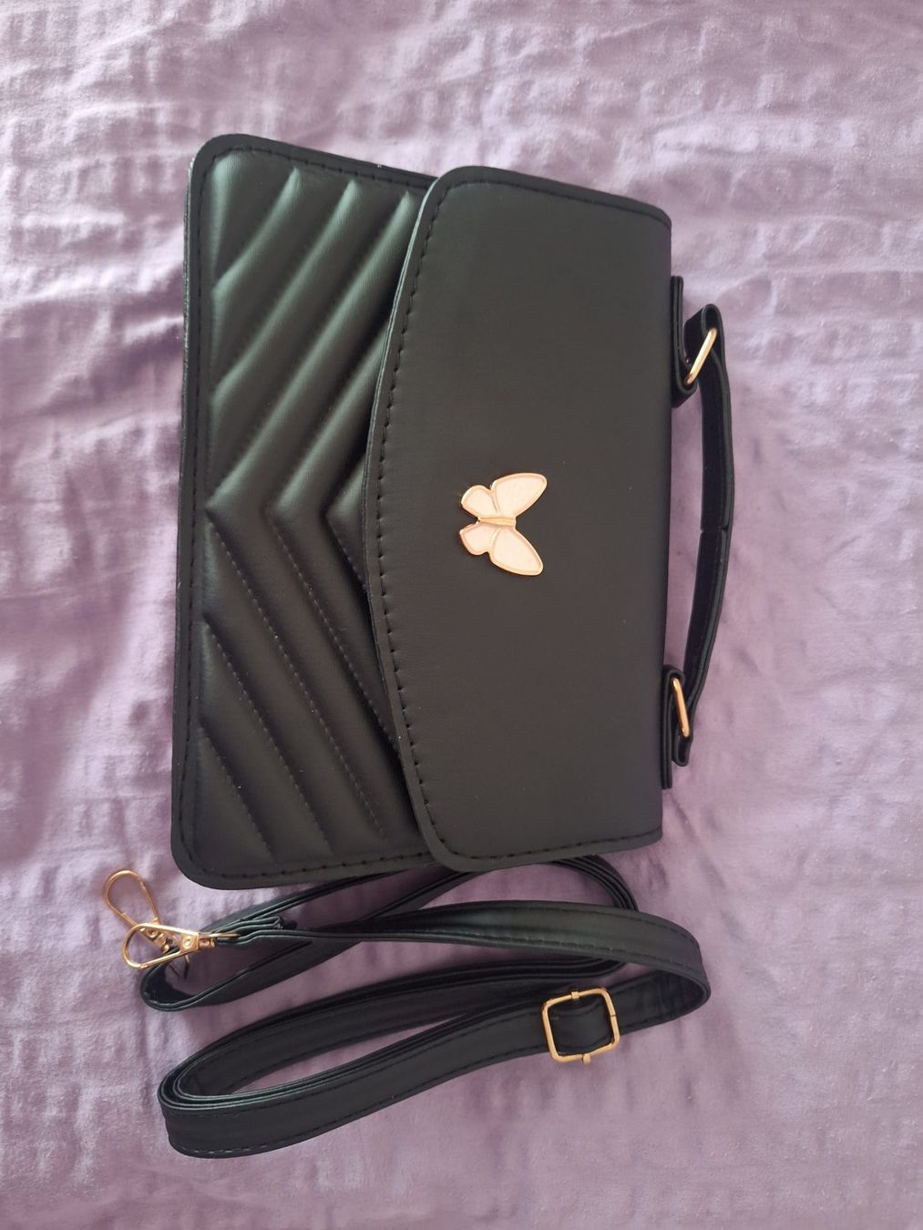 Borse da donna: Schwarze Tasche mit Schmetterling Klappentasche Damengrösse – Nuovo (secondo la descrizione) da Ruswil venduto da ben_y6gj 1