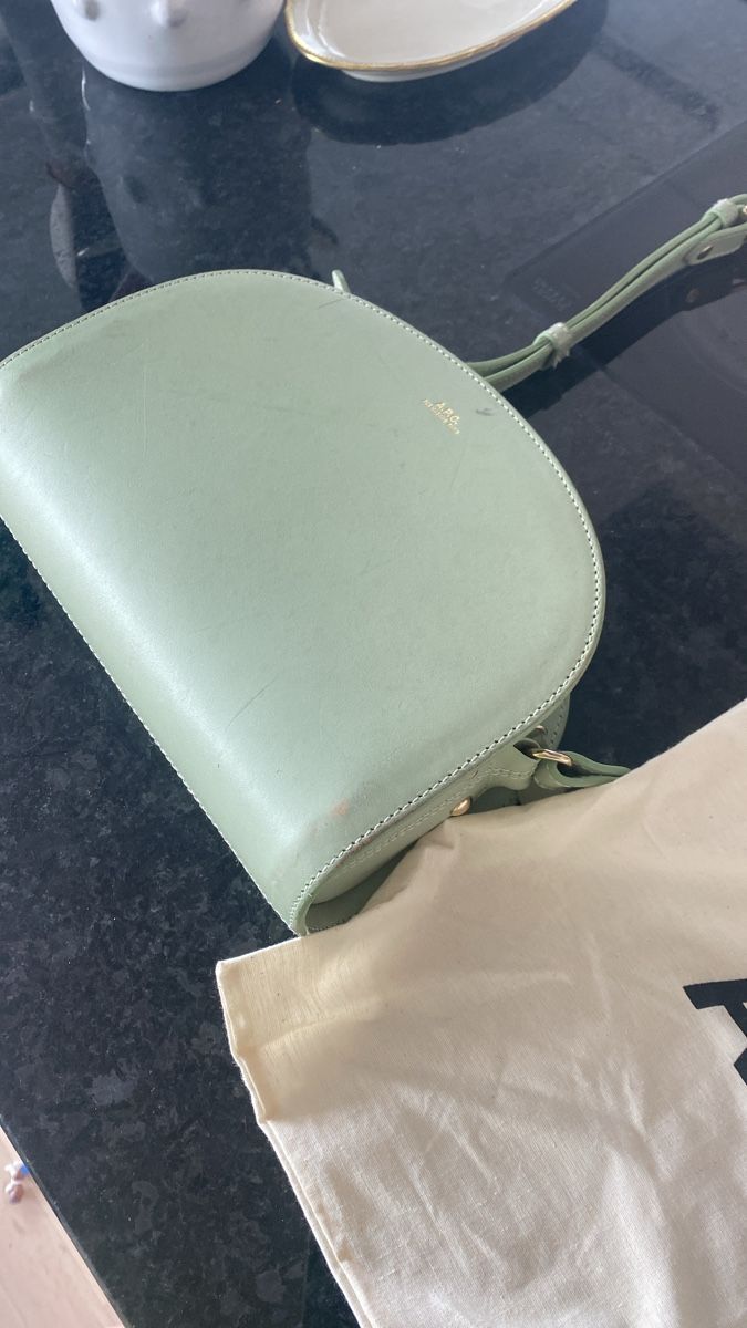 Apc Taschen für Damen: APC moon bag light pistacchio – Gebraucht aus Männedorf von Svampi 1