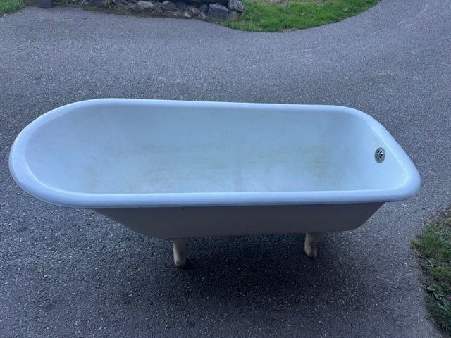 Baignoires: Badewanne Guss – D'occasion à Willisau par Marbu71