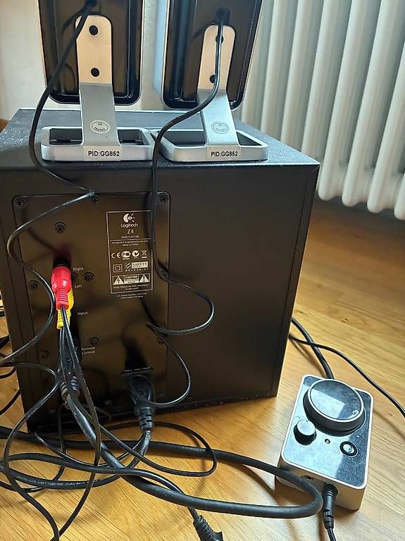 Logitech Casse acustiche: Logitech Z-4 Lautsprecher System (2.1) Subwoofer+Controller – Usato da St. Gallen venduto da Sirii9000 1