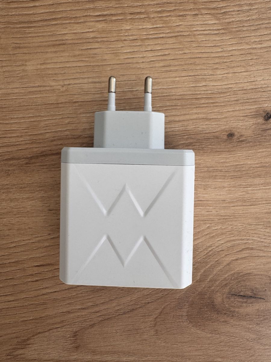 Caricabatterie: MW 65W 6-Port Ladegerät weiss – Usato da Niederbipp venduto da Bidhub 2