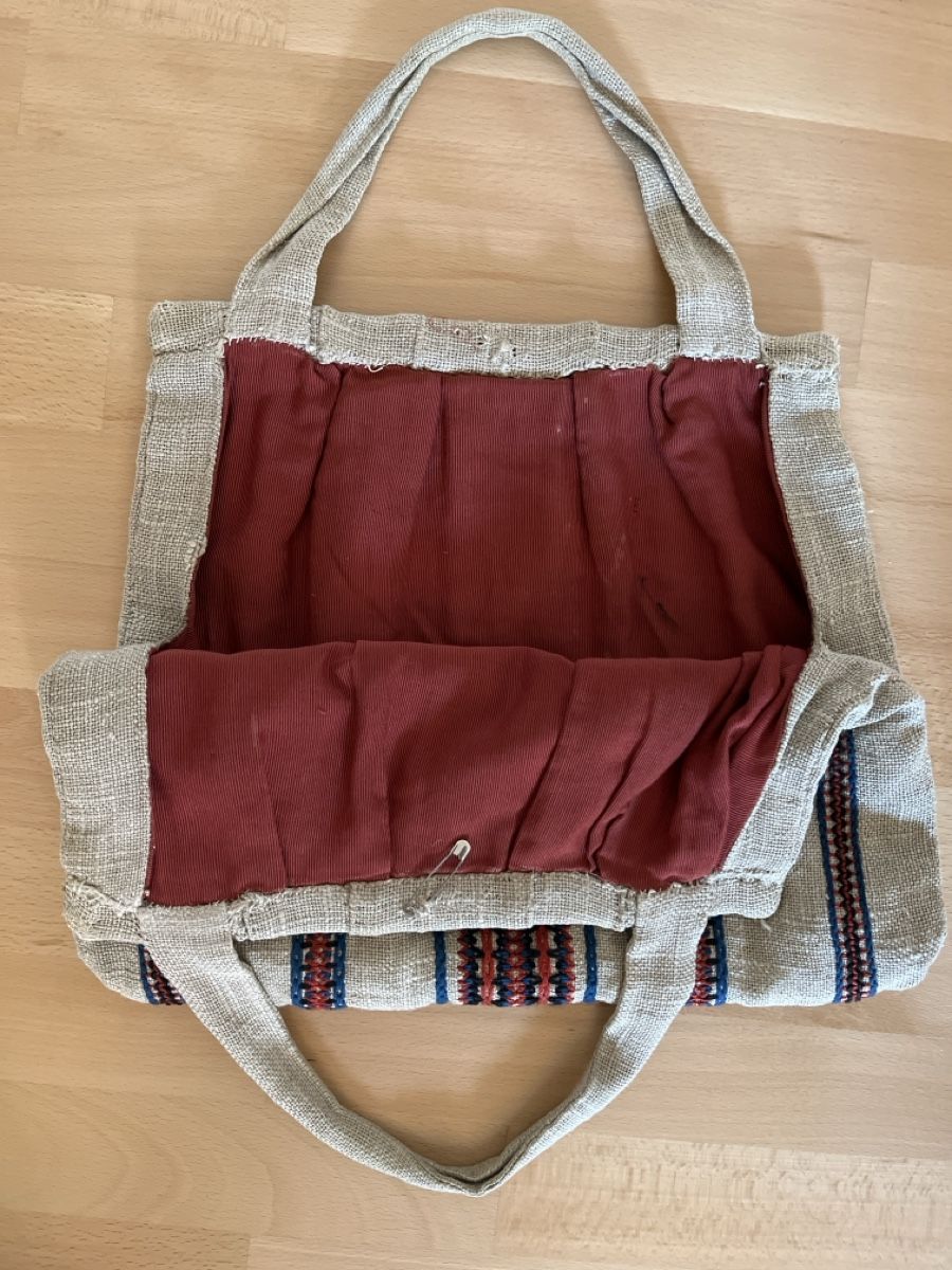 Borse da donna: Alte Trachtentasche – Usato da Bassersdorf venduto da Steyning88 1