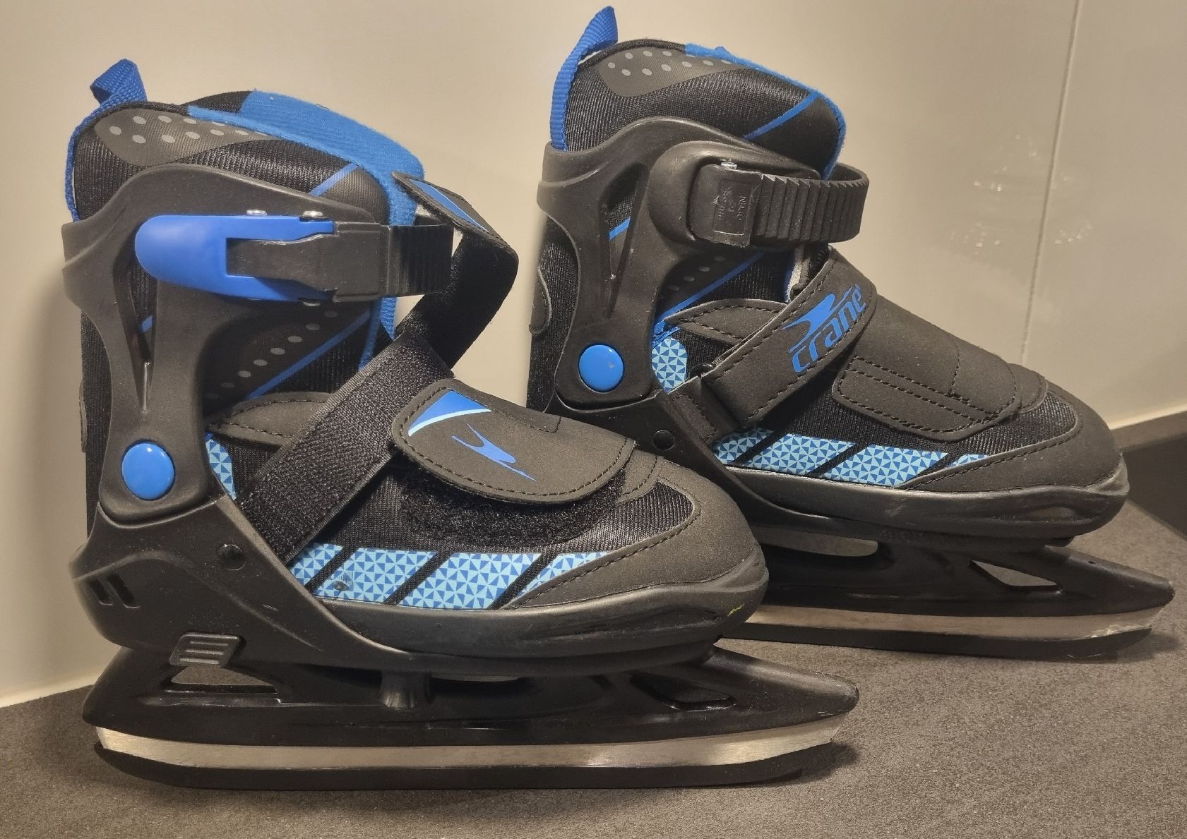 Pattini da ghiaccio: Schlittschuhe 33+37 – Usato da Münchwilen TG venduto da sli_5dvb