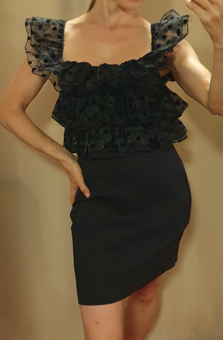 Zara Vestiti: Kleid mit Vollants Carmenstyle Gr. M – Usato da Stansstad venduto da InStyle8 2