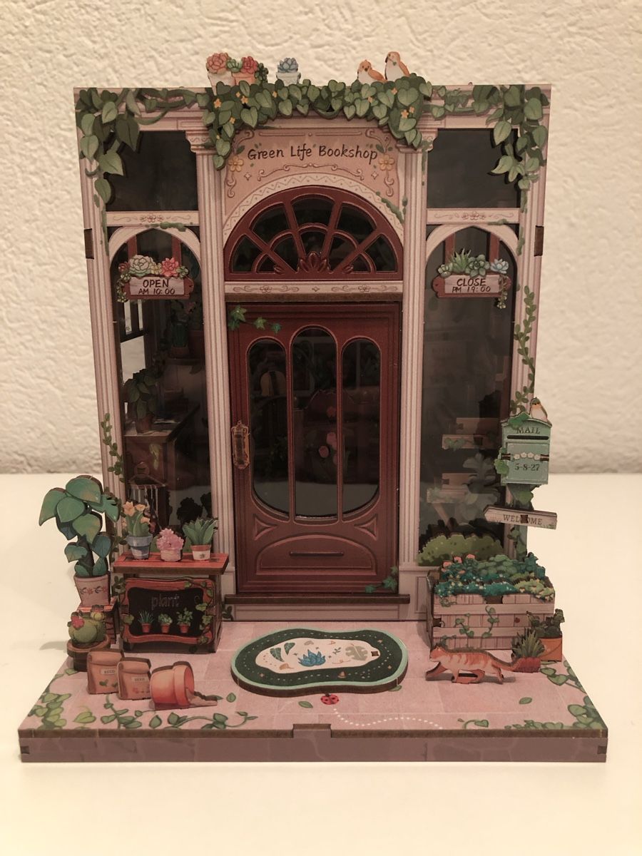 Tutte le decorazioni: Green Life Bookshop - Book Nook – Usato da Zollikofen venduto da DelNero 9