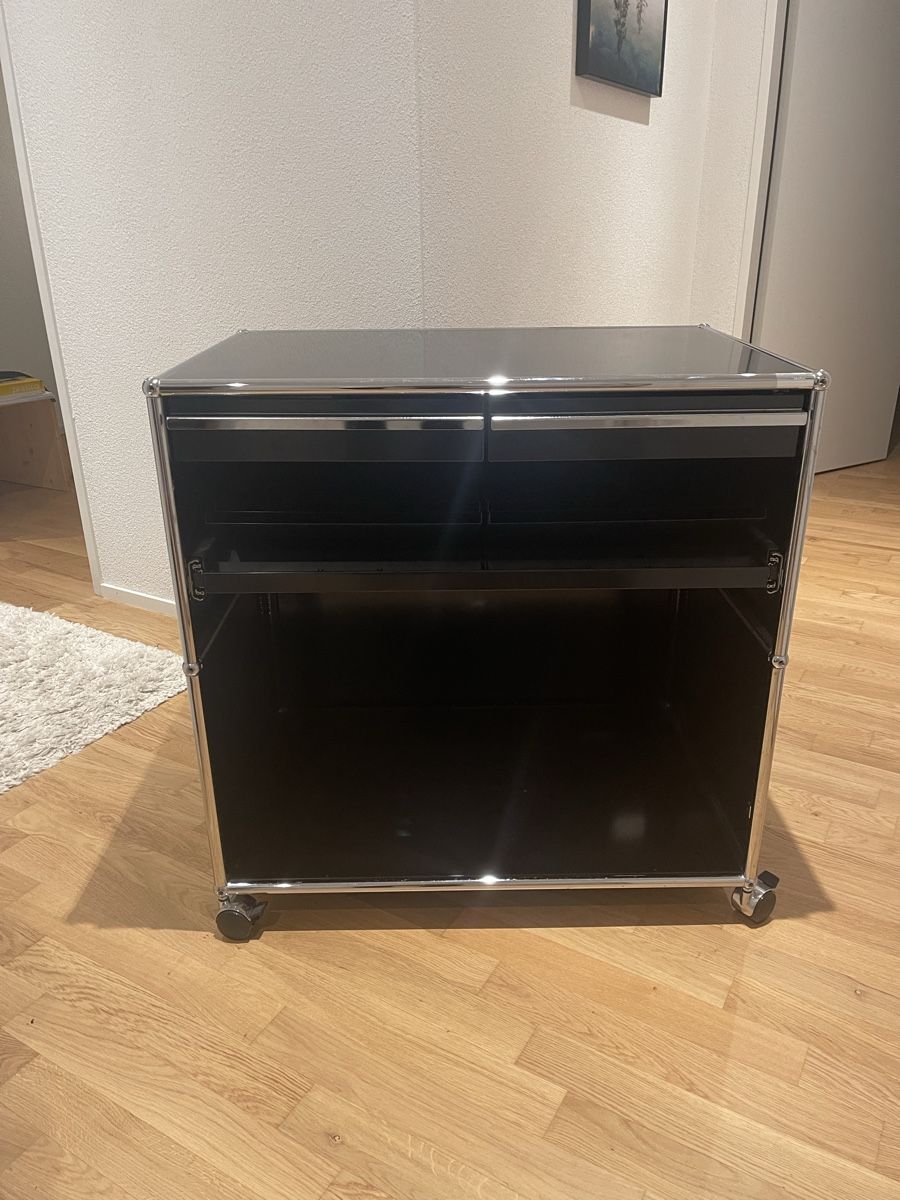 USM Banconi: USM Sideboard Büro  – Nuovo (secondo la descrizione) da Schachen LU venduto da reto.ponti