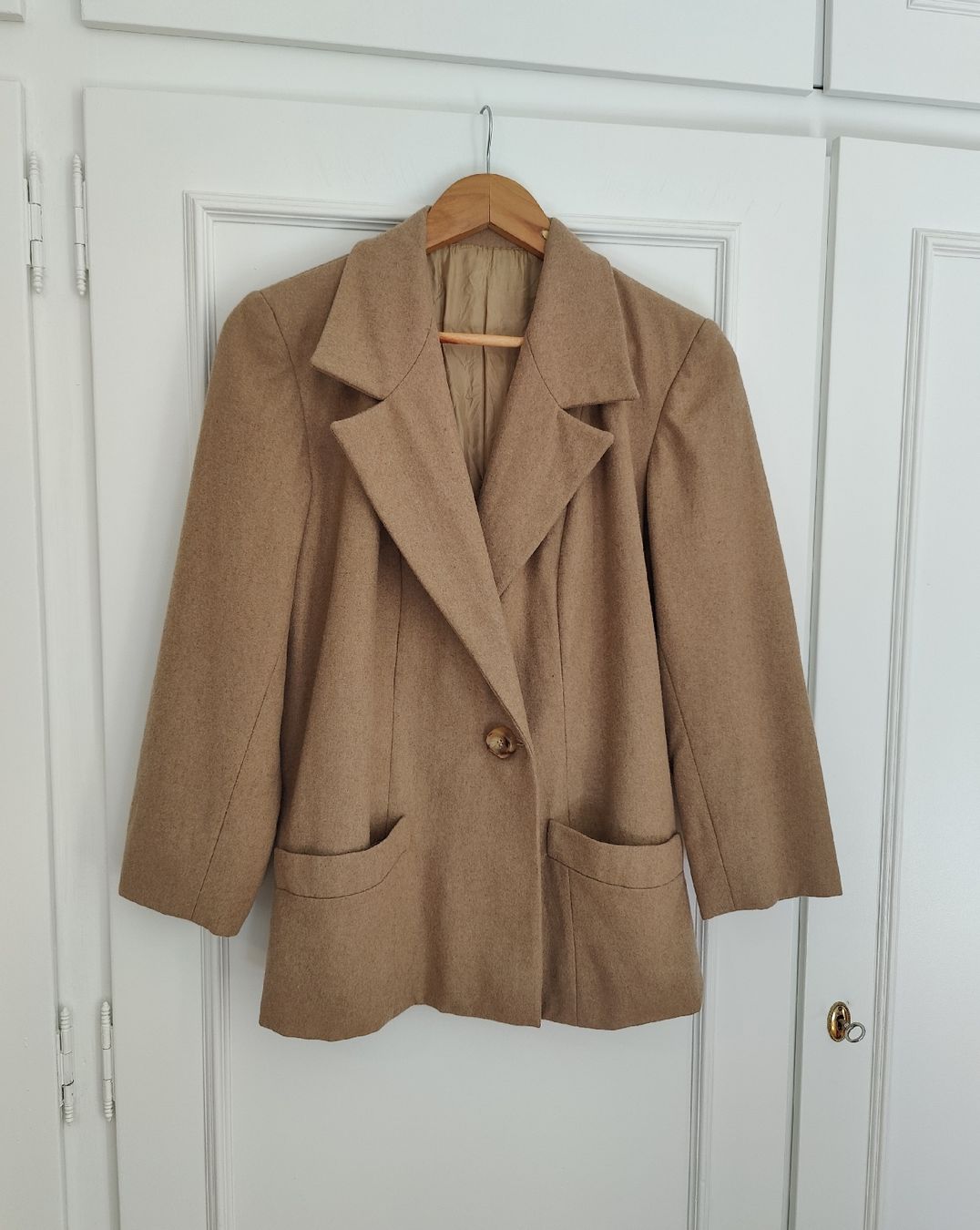 Giacche: Vintage Camel Wool Classic Blazer – Usato da La Tour-de-Peilz venduto da dAutrefois 5