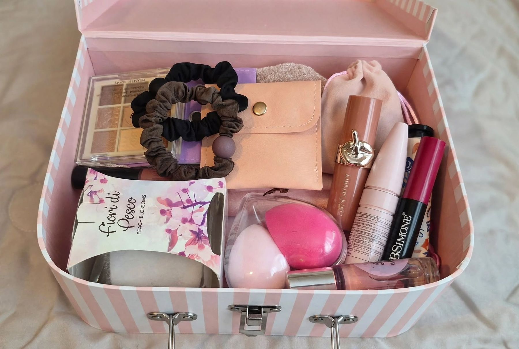 Valigie & Borse: Set beauty in valigetta  – Nuovo (secondo la descrizione) da Giubiasco venduto da Stefaniav 5