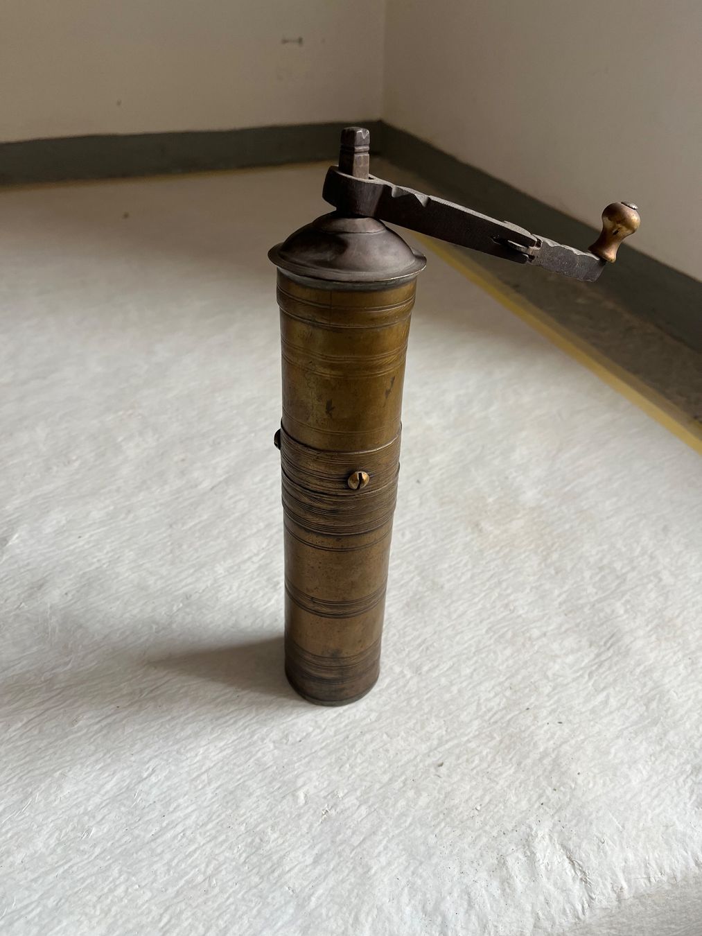 Elettrodomestici da cucina: Orientalische Kaffeemühle aus Messing – Usato da Winterthur venduto da gia_8tbw