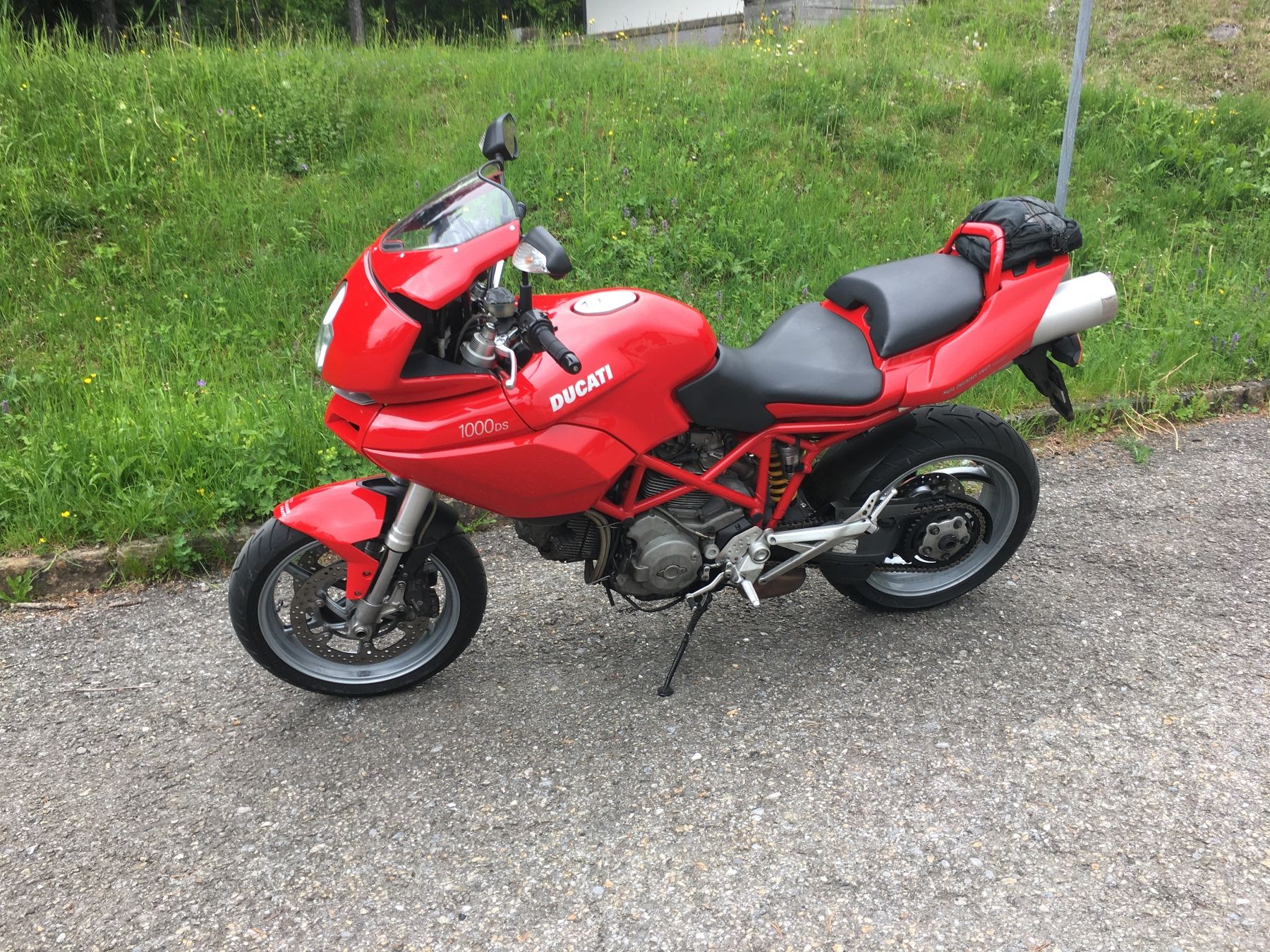 Ducati Strada: Motorrad zu verkaufen – Usato da Meiringen venduto da han_zs9v